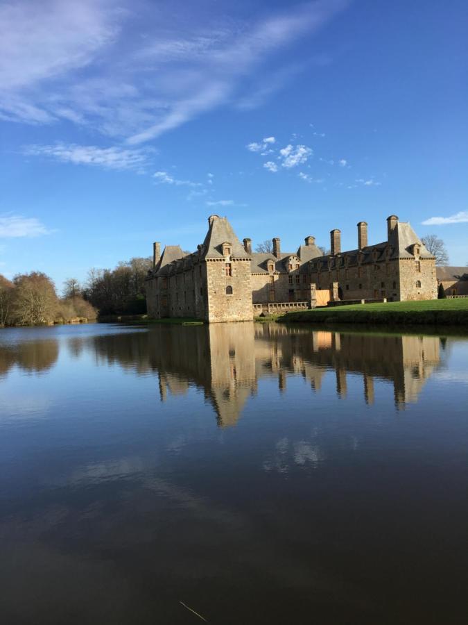 Le Clos Saint-Brice Les Portes du Coglais Exterior photo
