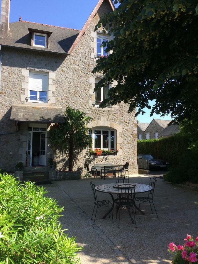 Le Clos Saint-Brice Les Portes du Coglais Exterior photo