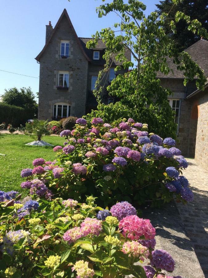 Le Clos Saint-Brice Les Portes du Coglais Exterior photo